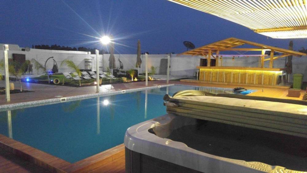 80878 המתחם החיצוני, וילה אנגל, וילה  בהודיה וילות - Vila 4 U