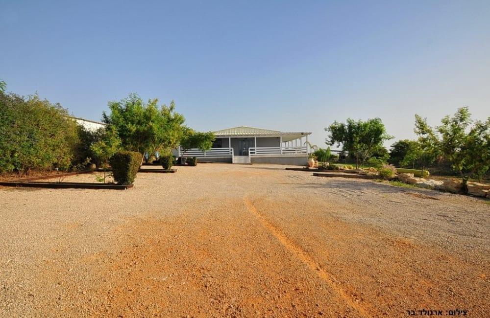 81587 מתחם חיצוני, אחוזת שייה, וילה  בעין יעקב וילות - Vila 4 U