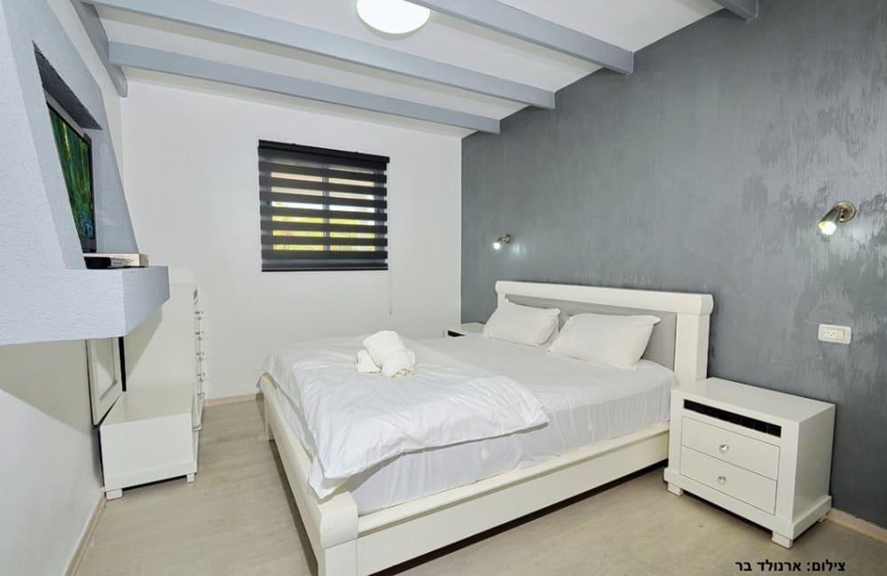 81602 מתחם פנימי, אחוזת שייה, וילה  בעין יעקב וילות - Vila 4 U