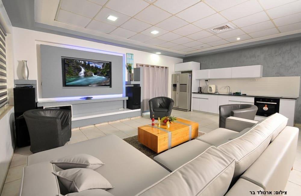 81607 מתחם פנימי, אחוזת שייה, וילה  בעין יעקב וילות - Vila 4 U