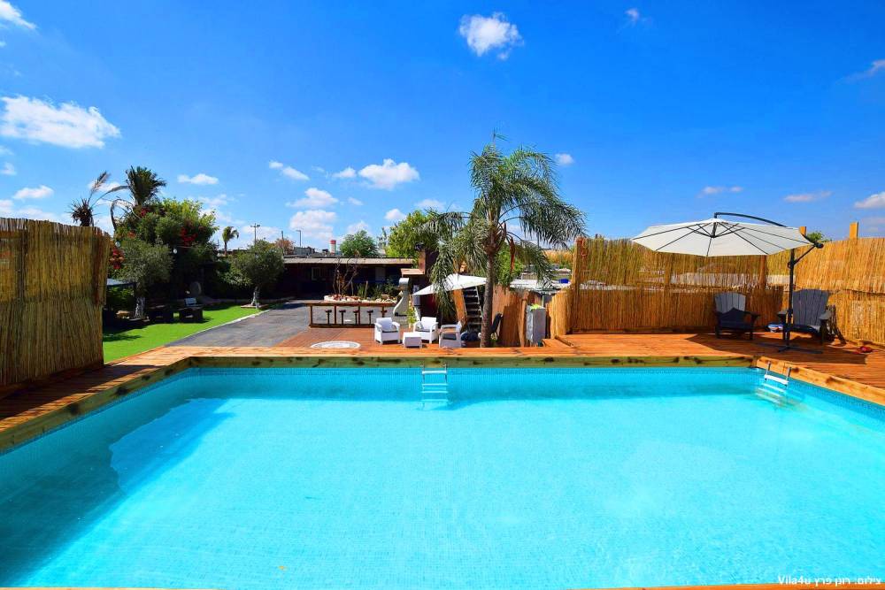 81737 גלריה כללית, קרטחנה בעיר, וילה  בפתח תקווה וילות - Vila 4 U