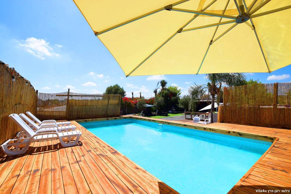 81738 גלריה כללית, קרטחנה בעיר, וילה  בפתח תקווה וילות - Vila 4 U