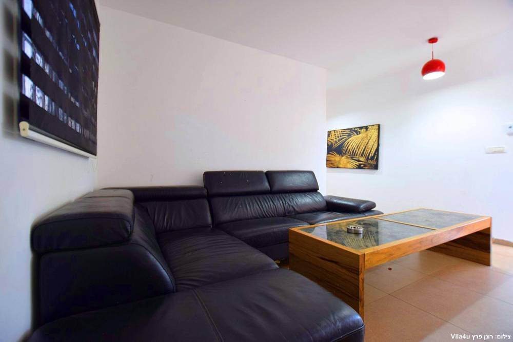 81743 גלריה כללית, קרטחנה בעיר, וילה  בפתח תקווה וילות - Vila 4 U