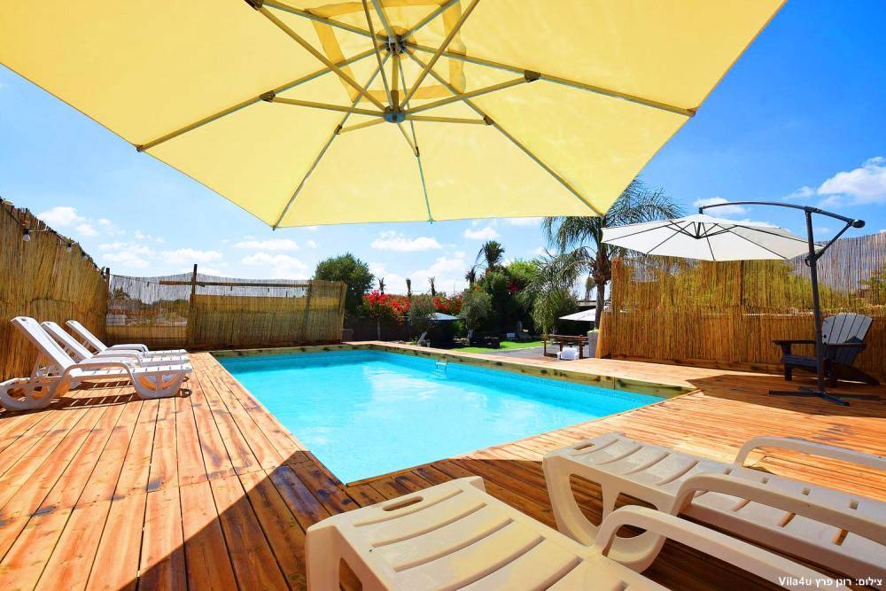 81784 מתחם חיצוני, קרטחנה בעיר, וילה  בפתח תקווה וילות - Vila 4 U