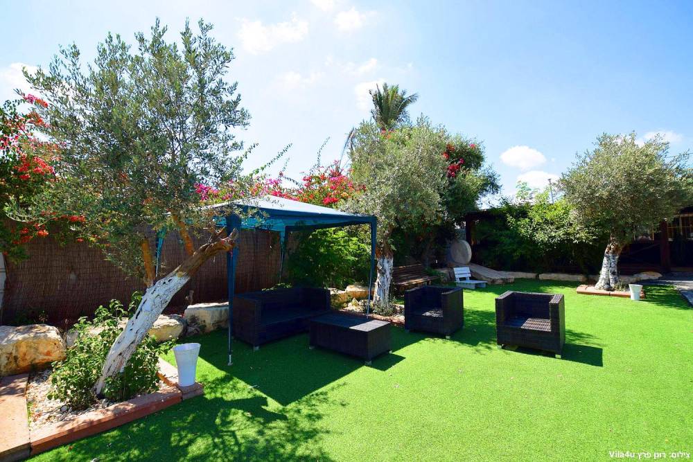 81798 מתחם חיצוני, קרטחנה בעיר, וילה  בפתח תקווה וילות - Vila 4 U