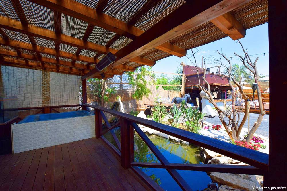 81799 מתחם חיצוני, קרטחנה בעיר, וילה  בפתח תקווה וילות - Vila 4 U