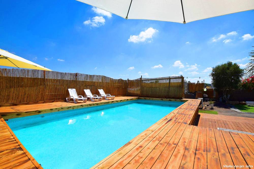 81802 מתחם חיצוני, קרטחנה בעיר, וילה  בפתח תקווה וילות - Vila 4 U