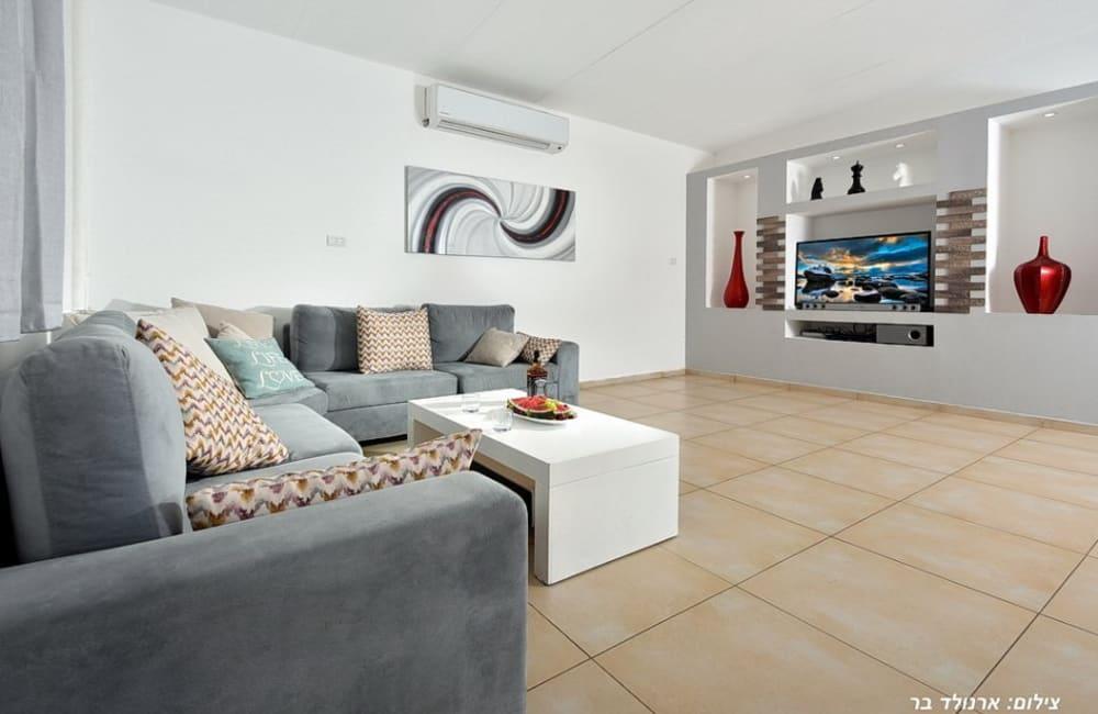 82251 מתחם פנימי, וילה יאניס, וילה  בעבדון וילות - Vila 4 U