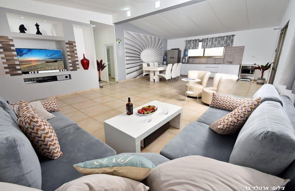 82252 מתחם פנימי, וילה יאניס, וילה  בעבדון וילות - Vila 4 U