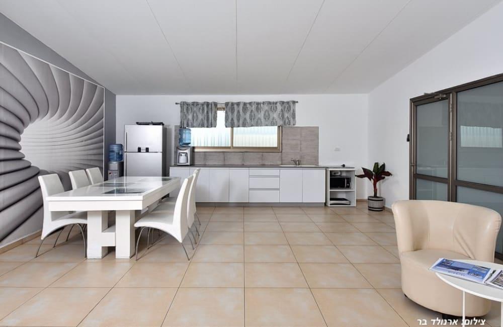 82254 מתחם פנימי, וילה יאניס, וילה  בעבדון וילות - Vila 4 U