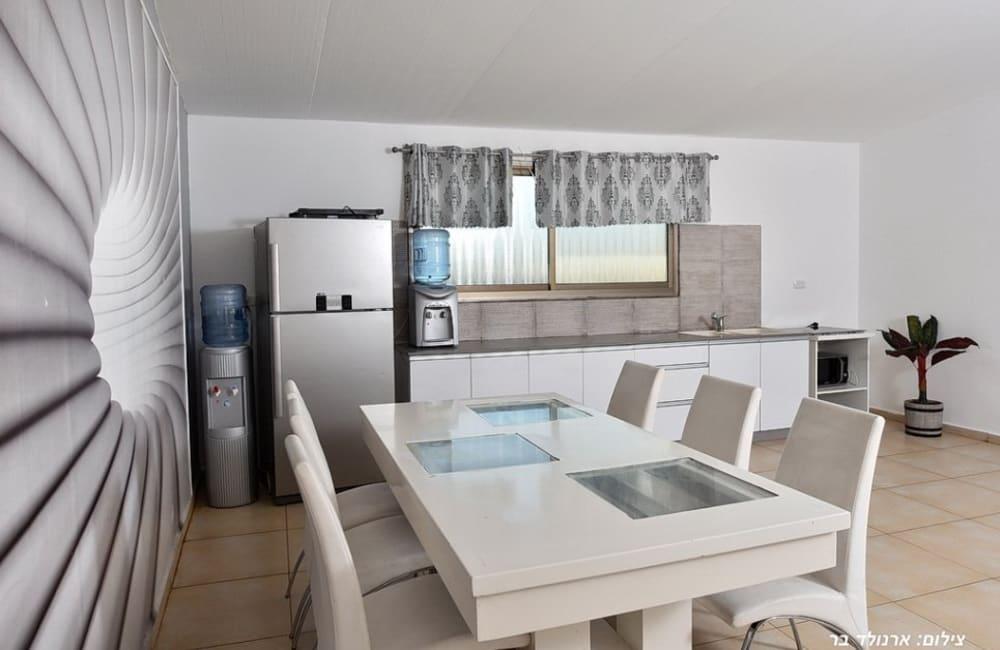 82256 מתחם פנימי, וילה יאניס, וילה  בעבדון וילות - Vila 4 U