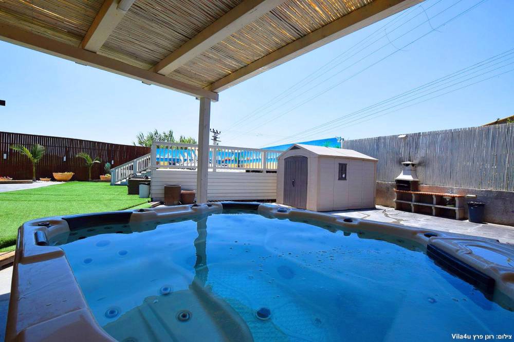 82699 המתחם החיצוני, וילה גלי, וילה  בשדות מיכה וילות - Vila 4 U
