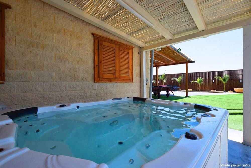 82712 המתחם החיצוני, וילה גלי, וילה  בשדות מיכה וילות - Vila 4 U