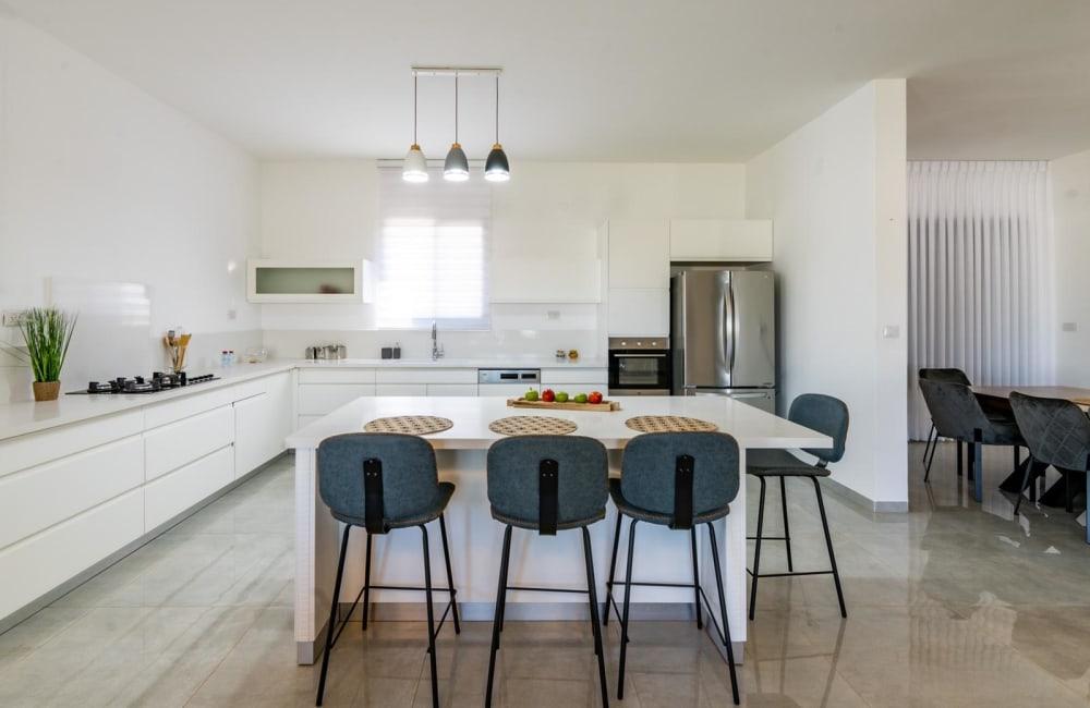 83936 גלריית פנים, אחוזת עומרי, וילה  בצוריאל וילות - Vila 4 U