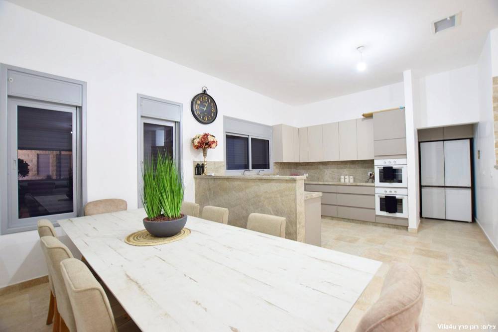 84601 המתחם הפנימי, אחוזת אפיקי מים, וילה  בתירוש וילות - Vila 4 U