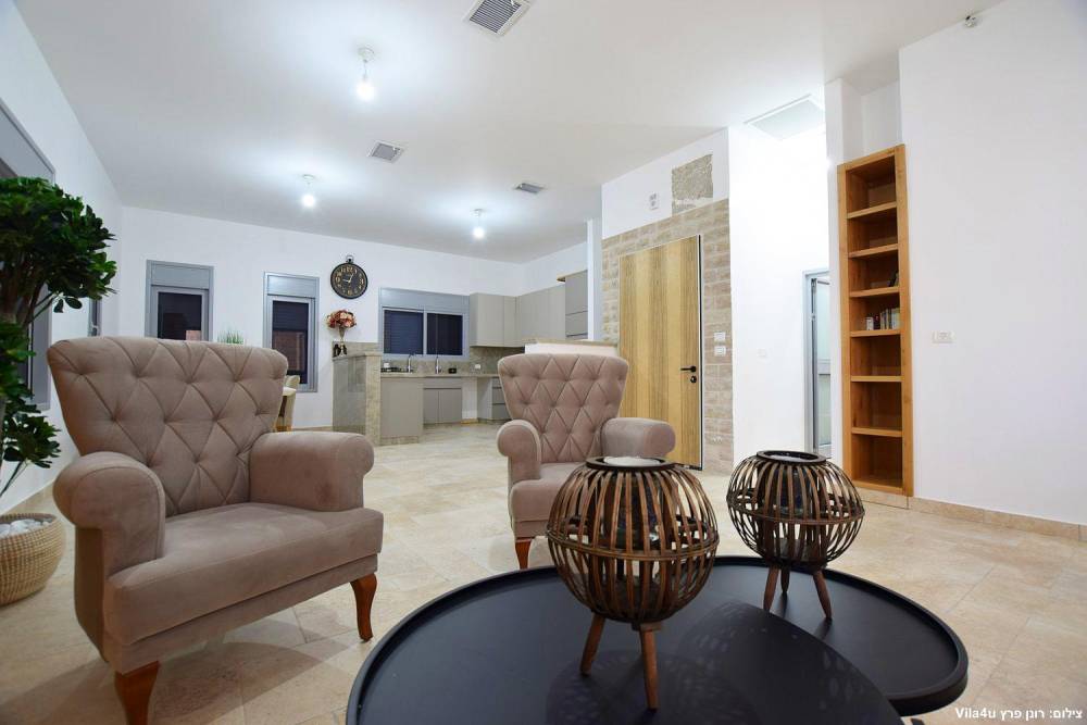 84605 המתחם הפנימי, אחוזת אפיקי מים, וילה  בתירוש וילות - Vila 4 U