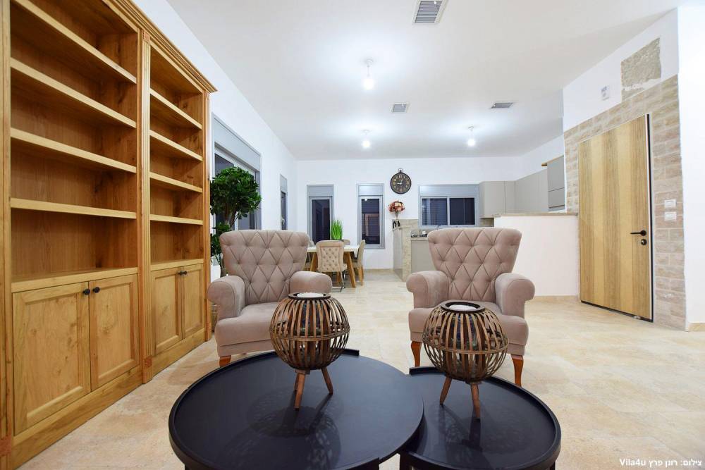 84607 המתחם הפנימי, אחוזת אפיקי מים, וילה  בתירוש וילות - Vila 4 U