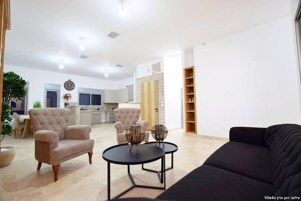 84617 המתחם הפנימי, אחוזת אפיקי מים, וילה  בתירוש וילות - Vila 4 U