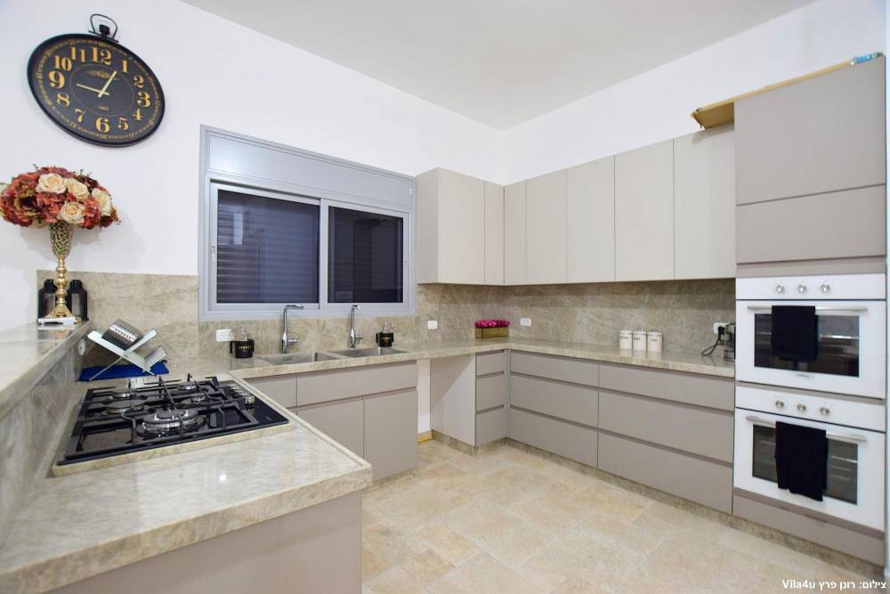 84621 המתחם הפנימי, אחוזת אפיקי מים, וילה  בתירוש וילות - Vila 4 U