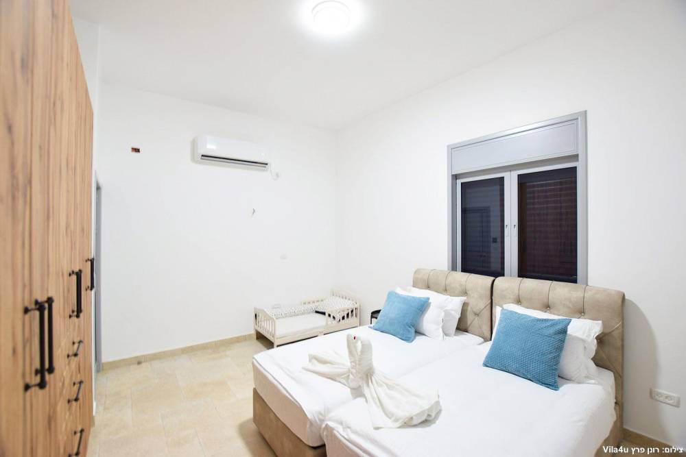 84622 המתחם הפנימי, אחוזת אפיקי מים, וילה  בתירוש וילות - Vila 4 U