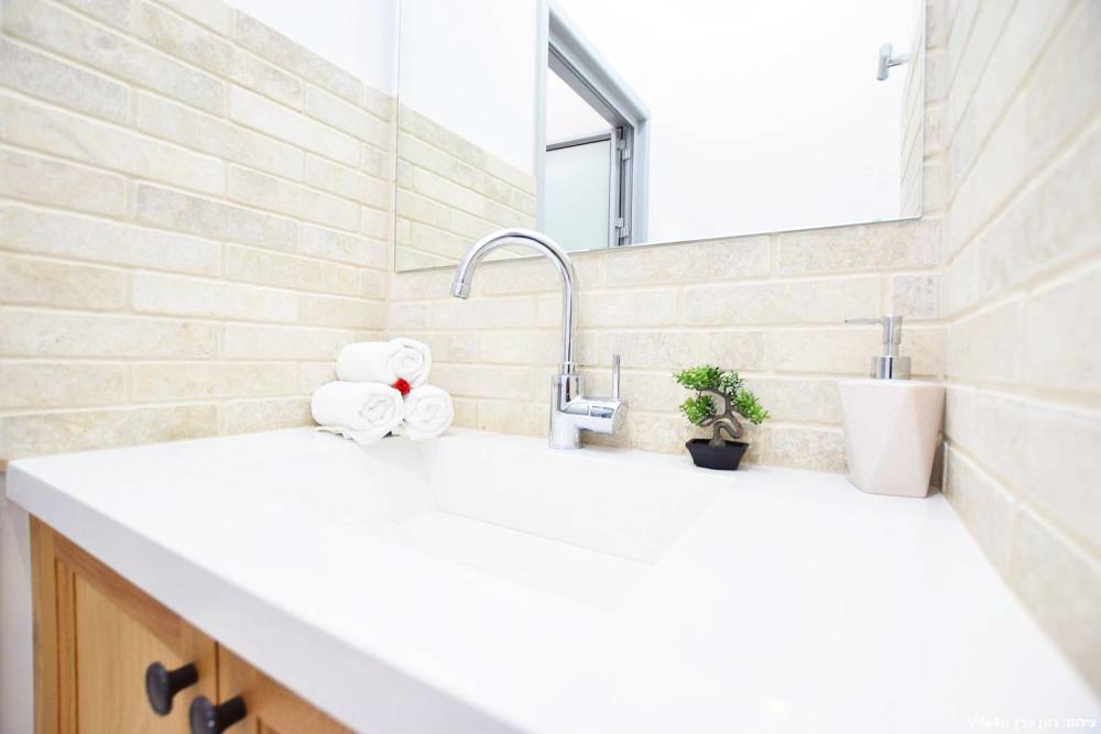 84635 המתחם הפנימי, אחוזת אפיקי מים, וילה  בתירוש וילות - Vila 4 U