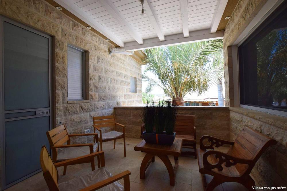 84646 המתחם החיצוני, אחוזת אפיקי מים, וילה  בתירוש וילות - Vila 4 U