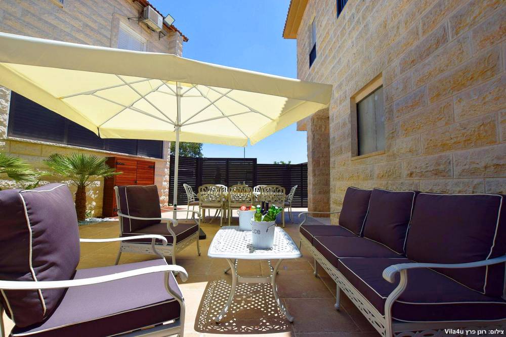 84650 המתחם החיצוני, אחוזת אפיקי מים, וילה  בתירוש וילות - Vila 4 U