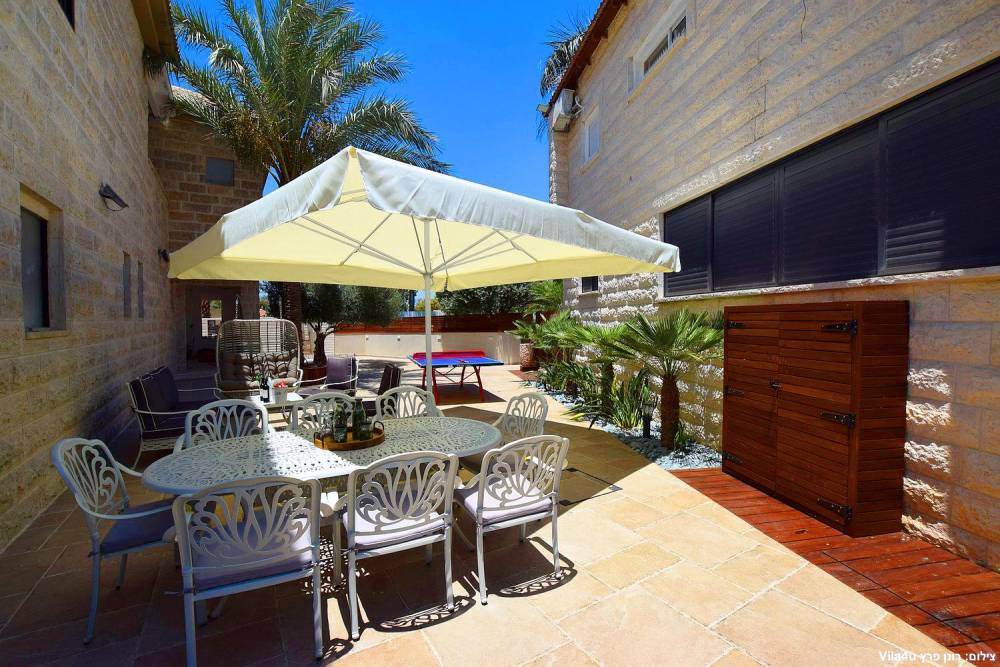 84659 המתחם החיצוני, אחוזת אפיקי מים, וילה  בתירוש וילות - Vila 4 U