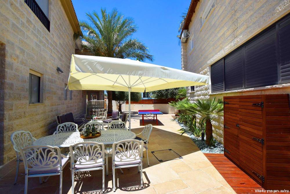 84662 המתחם החיצוני, אחוזת אפיקי מים, וילה  בתירוש וילות - Vila 4 U