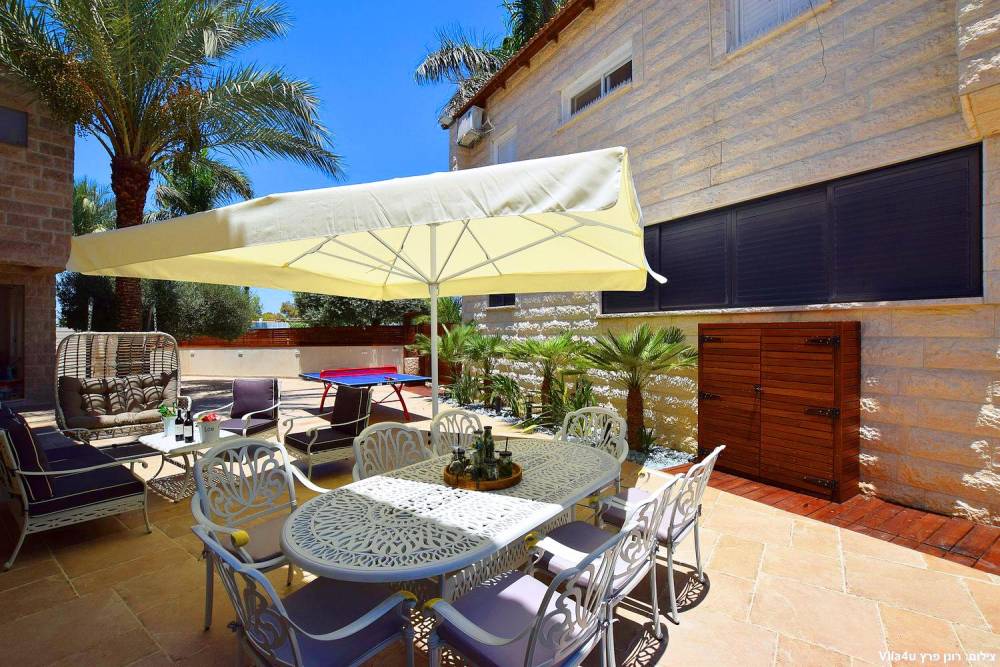 84664 המתחם החיצוני, אחוזת אפיקי מים, וילה  בתירוש וילות - Vila 4 U