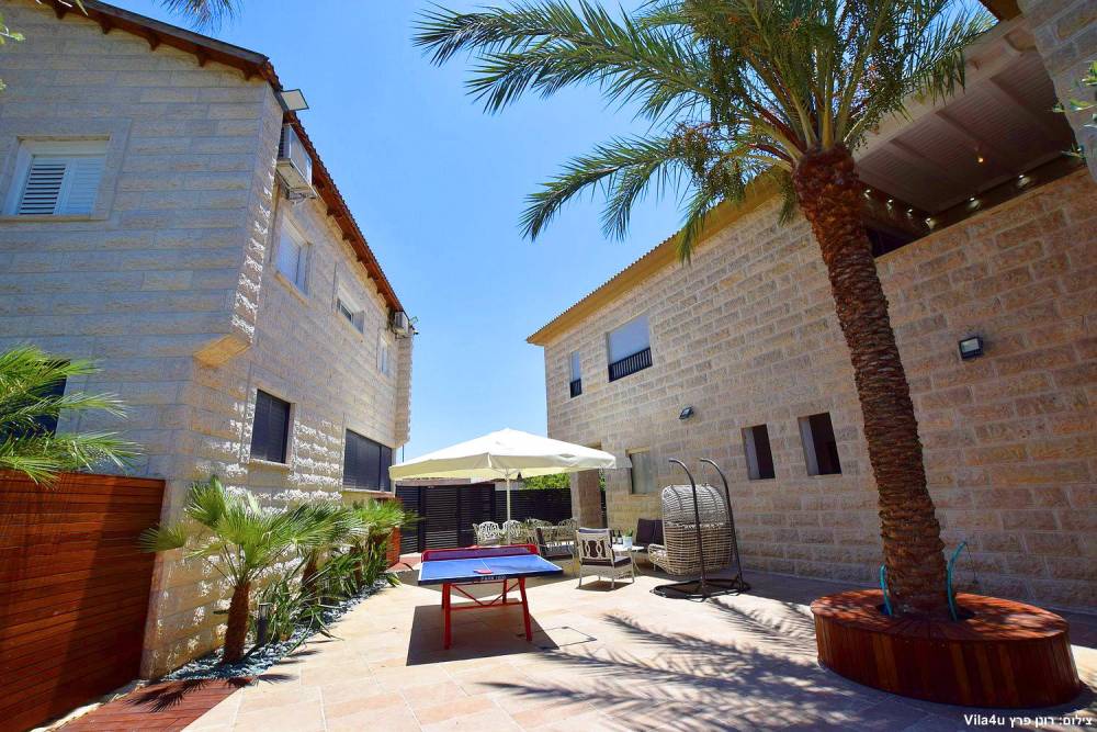 84672 המתחם החיצוני, אחוזת אפיקי מים, וילה  בתירוש וילות - Vila 4 U