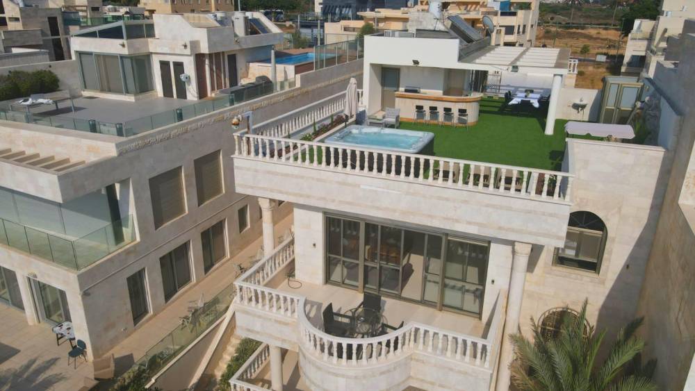 85305 המתחם החיצוני, וילה רויאל מול הים, וילה  בנתניה וילות - Vila 4 U