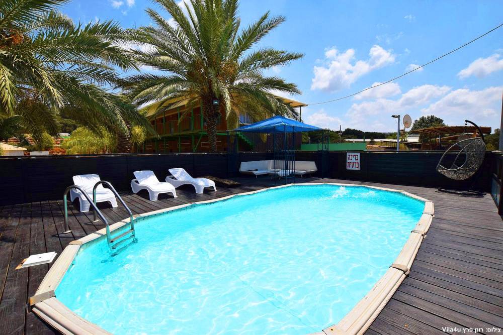 87706 בריכת השחייה + החצר, חוות מונפורטויטו, וילה  בגורן וילות - Vila 4 U