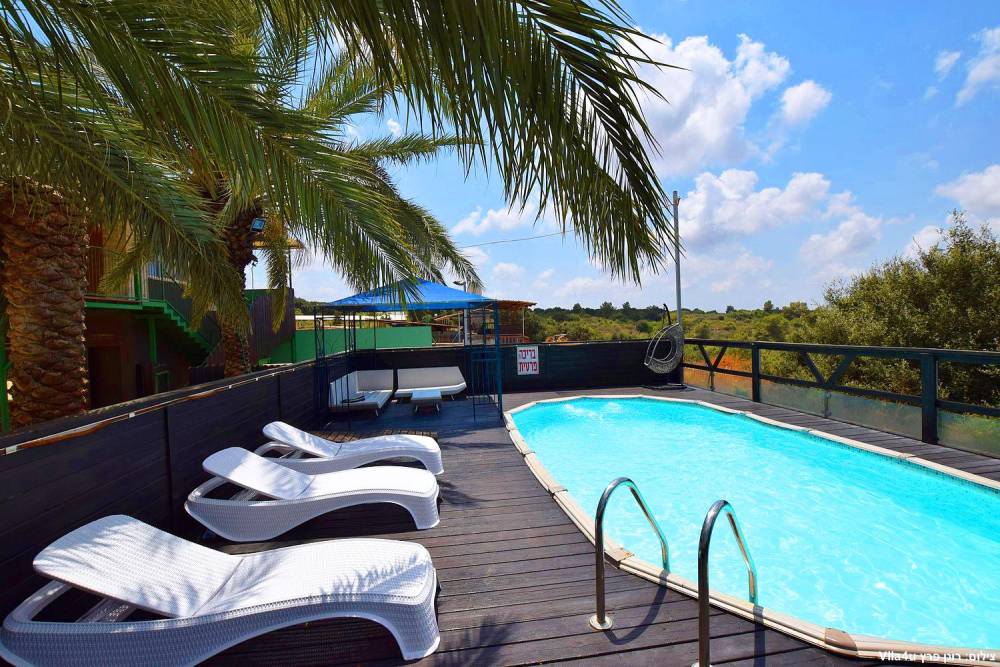 87707 בריכת השחייה + החצר, חוות מונפורטויטו, וילה  בגורן וילות - Vila 4 U