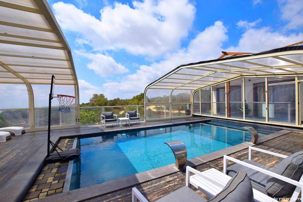 88919 המתחם החיצוני, אחוזת ראש ההר, וילה  בירכא וילות - Vila 4 U