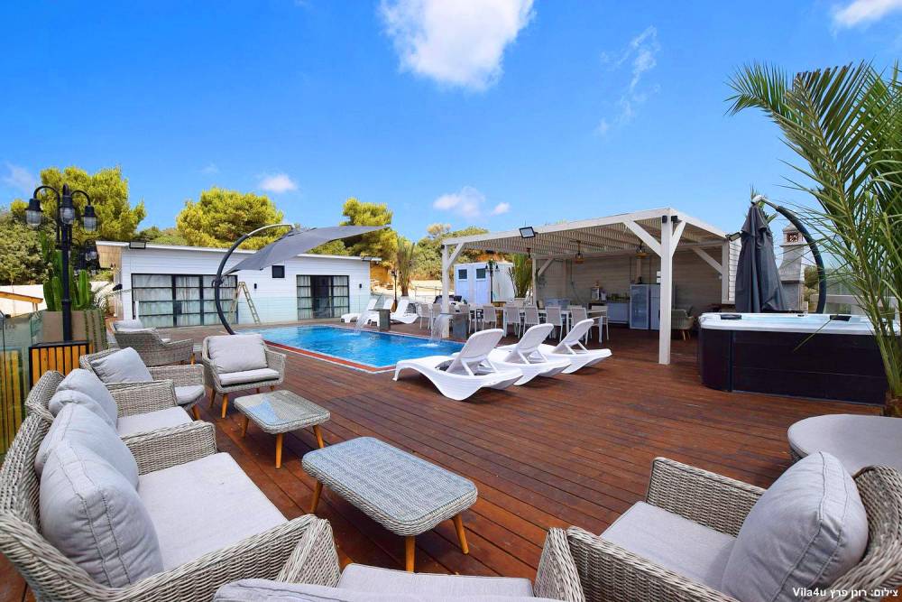 89050 מתחם חיצוני, וילה ראש ההר ריזורט, וילה  בירכא וילות - Vila 4 U