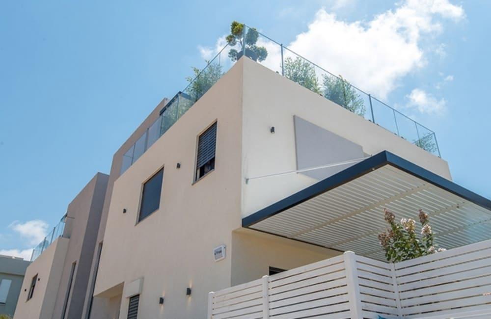 וילה המתחם החיצוני, ארכיטקט ביץ' האוס, וילה  בחדרה וילות - Vila 4 U