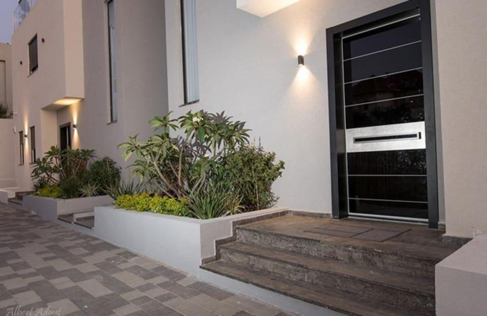 וילה המתחם החיצוני, ארכיטקט ביץ' האוס, וילה  בחדרה וילות - Vila 4 U