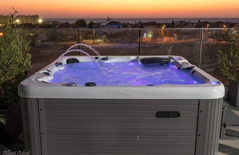 גקוזי המתחם החיצוני, ארכיטקט ביץ' האוס, וילה  בחדרה וילות - Vila 4 U