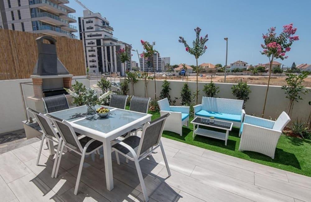 גג המתחם החיצוני, ארכיטקט ביץ' האוס, וילה  בחדרה וילות - Vila 4 U