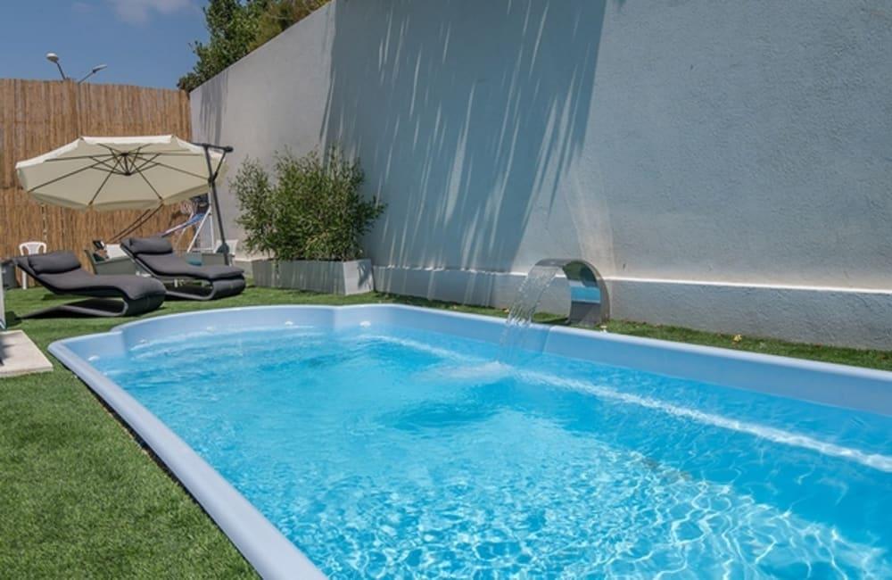 בריכה המתחם החיצוני, ארכיטקט ביץ' האוס, וילה  בחדרה וילות - Vila 4 U