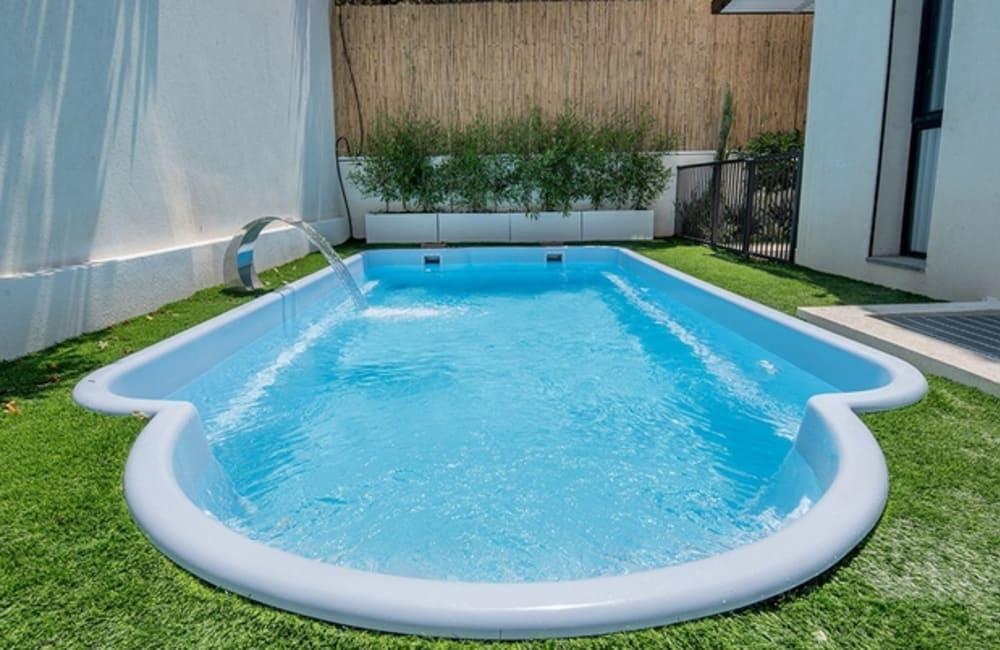 בריכה המתחם החיצוני, ארכיטקט ביץ' האוס, וילה  בחדרה וילות - Vila 4 U