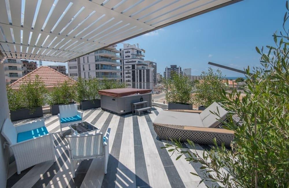 מרפסת גג המתחם החיצוני, ארכיטקט ביץ' האוס, וילה  בחדרה וילות - Vila 4 U