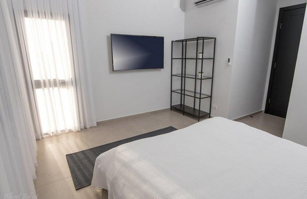 89522 המתחם הפנימי, ארכיטקט ביץ' האוס, וילה  בחדרה וילות - Vila 4 U