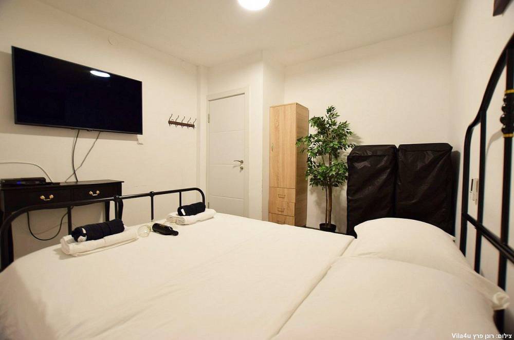 89630 גלריה כללית, וילה גיגס האוס בוטיק, וילה  בחצור הגלילית וילות - Vila 4 U