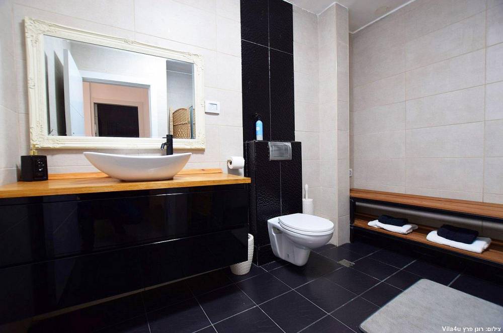 89674 גלריית פנים, וילה גיגס האוס בוטיק, וילה  בחצור הגלילית וילות - Vila 4 U