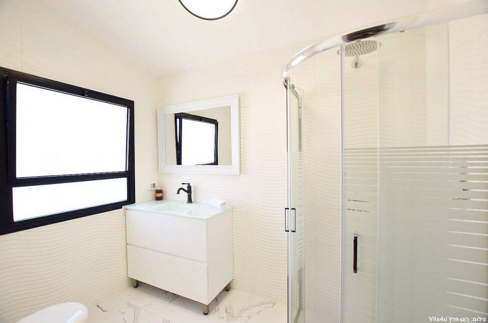 89679 גלריית פנים, וילה גיגס האוס בוטיק, וילה  בחצור הגלילית וילות - Vila 4 U