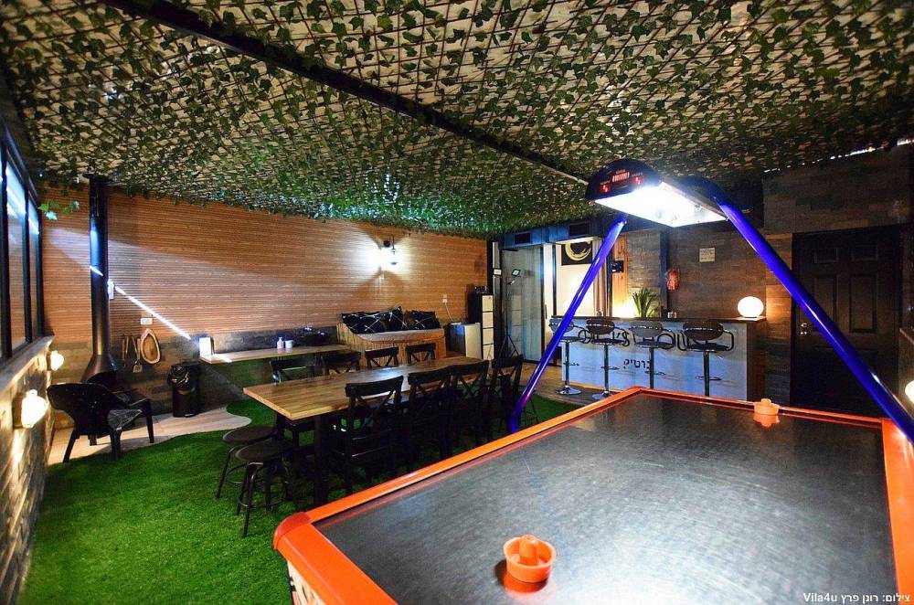 89691 גלריית פנים, וילה גיגס האוס בוטיק, וילה  בחצור הגלילית וילות - Vila 4 U