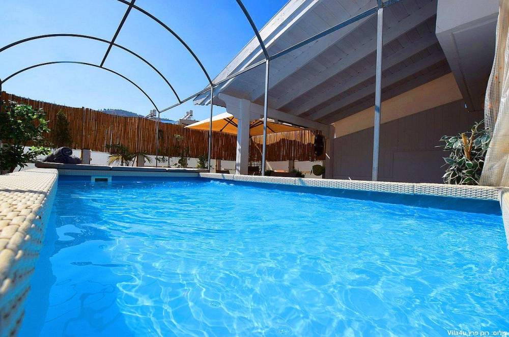 89700 גלריית חוץ, וילה גיגס האוס בוטיק, וילה  בחצור הגלילית וילות - Vila 4 U