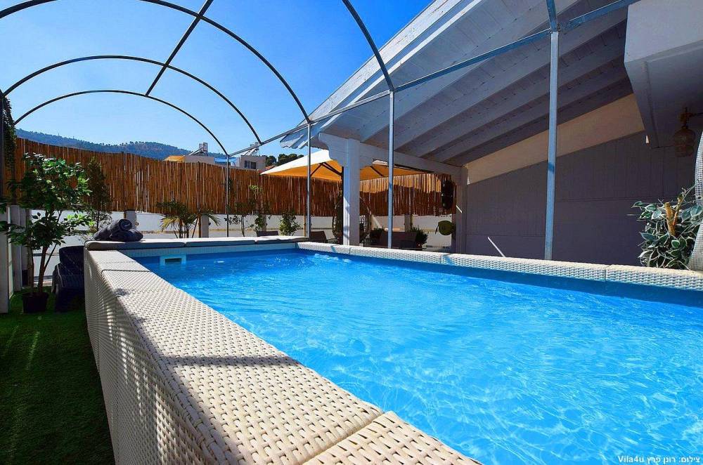 89703 גלריית חוץ, וילה גיגס האוס בוטיק, וילה  בחצור הגלילית וילות - Vila 4 U